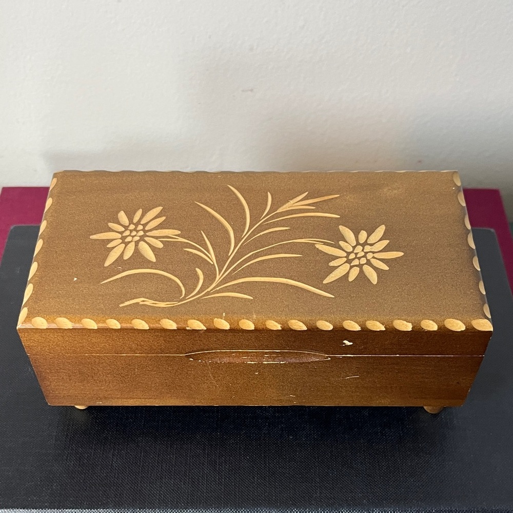 Vintage Hand Carved‎ Swiss Wooden Music Jewelry Box w Edelweiss Floral Design
